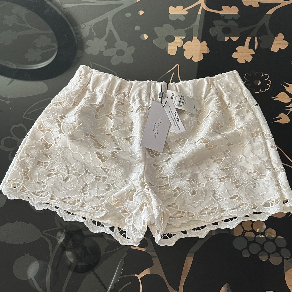 Express size 0 White Lace Shorts NWT